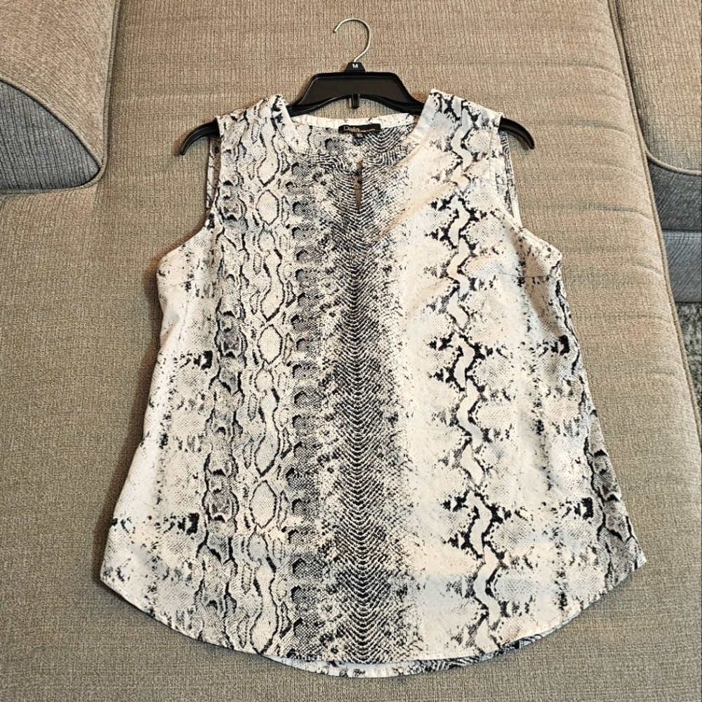 Dalia Gray Black Reptile Snakeskin Casual Boho Office Top Blouse Size Medium